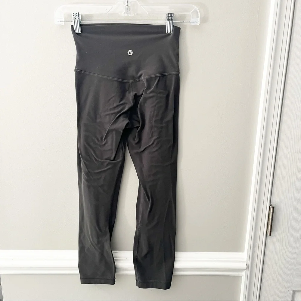 Lululemon Athletica High Rise 21” Align Crop Leggings Melanite Gray Size 2